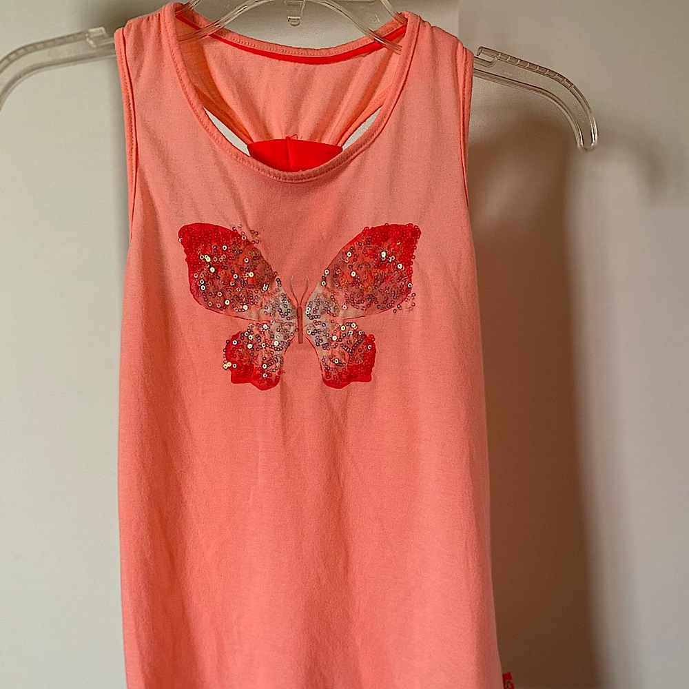 Girls Emma’s Garden tank top w/butterfly. Size M